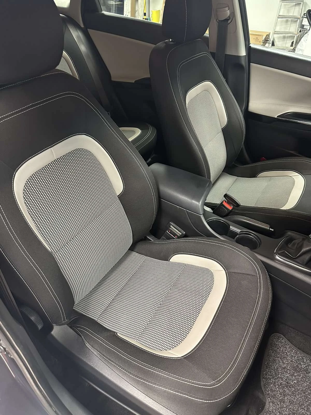 Kia Ceed SW 1.6 CRDi, 110 к.с., дизел, октомври 2016 г., снимка 13 - Автомобили и джипове - 56122413