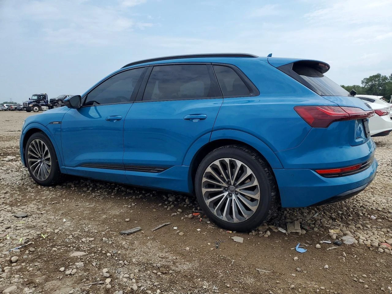 Audi E-Tron Prestige, снимка 2 - Автомобили и джипове - 56364772