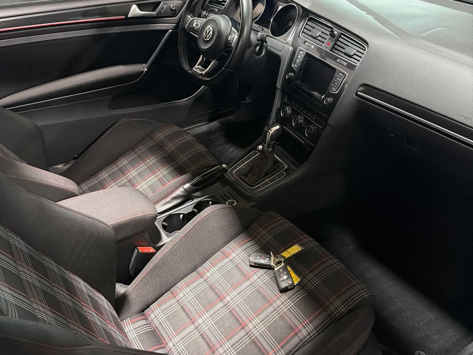VW Golf | GTI | DSG | ���� �� �������� & ���������� | Mobile.bg � ����������� 10