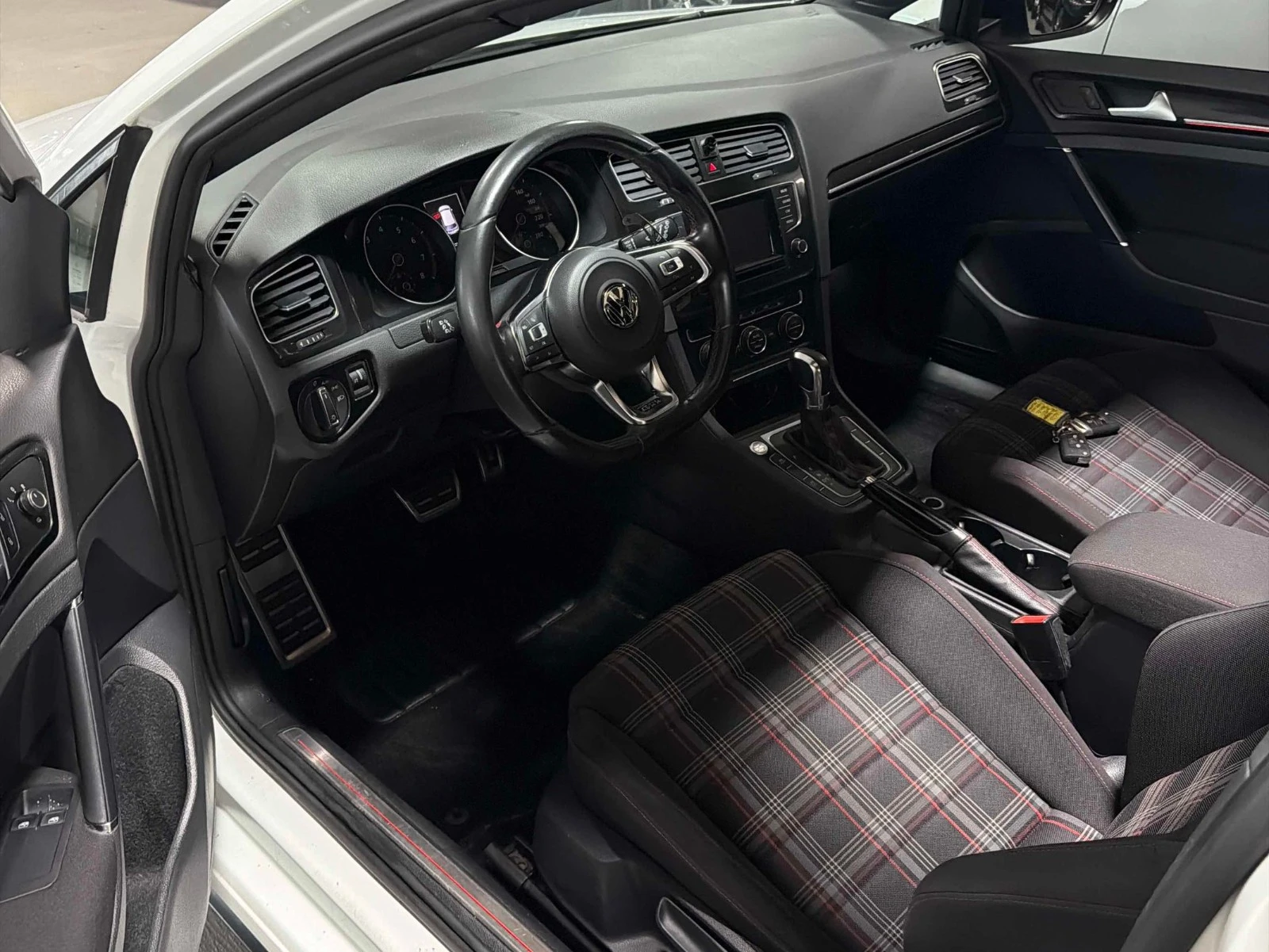 VW Golf | GTI | DSG | ���� �� �������� & ���������� | Mobile.bg � ����������� 5