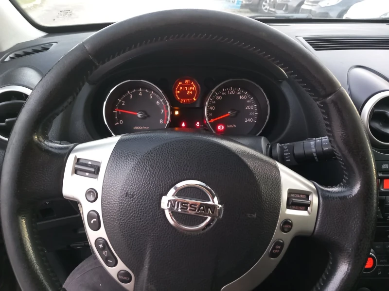 Nissan Qashqai 1.6 бензин .заводска газова уредба., снимка 12 - Автомобили и джипове - 51730119
