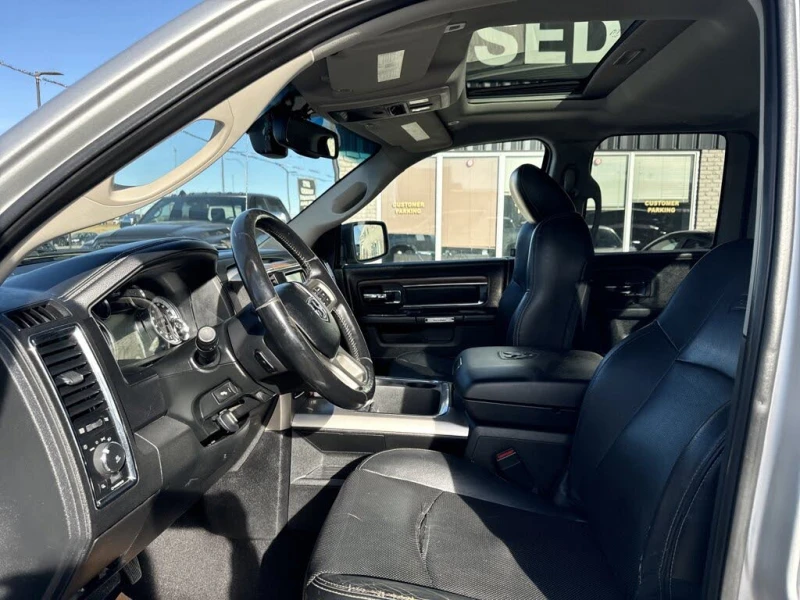 Dodge RAM 1500 Laramie ПОДГРЕВ* ОБДУХВАНЕ* CAM* KEYLESS* , снимка 8 - Автомобили и джипове - 52569801