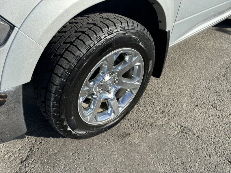 Dodge RAM 1500 Laramie ПОДГРЕВ* ОБДУХВАНЕ* CAM* KEYLESS* , снимка 11 - Автомобили и джипове - 52569801