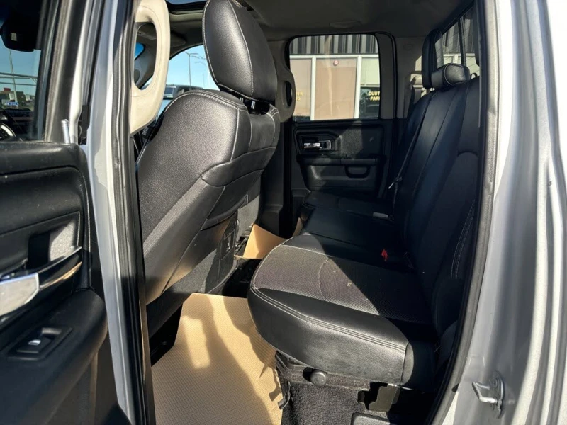 Dodge RAM 1500 Laramie ПОДГРЕВ* ОБДУХВАНЕ* CAM* KEYLESS* , снимка 10 - Автомобили и джипове - 52569801