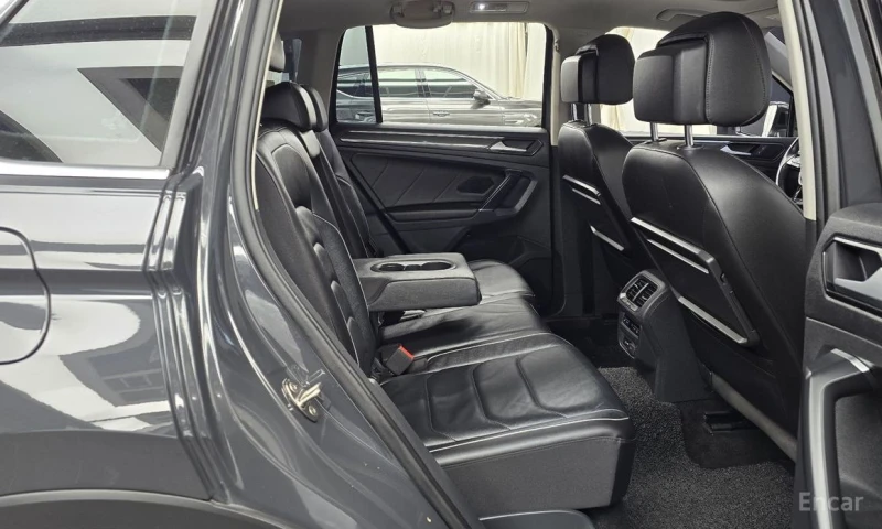 VW Tiguan, снимка 12 - Автомобили и джипове - 52962110