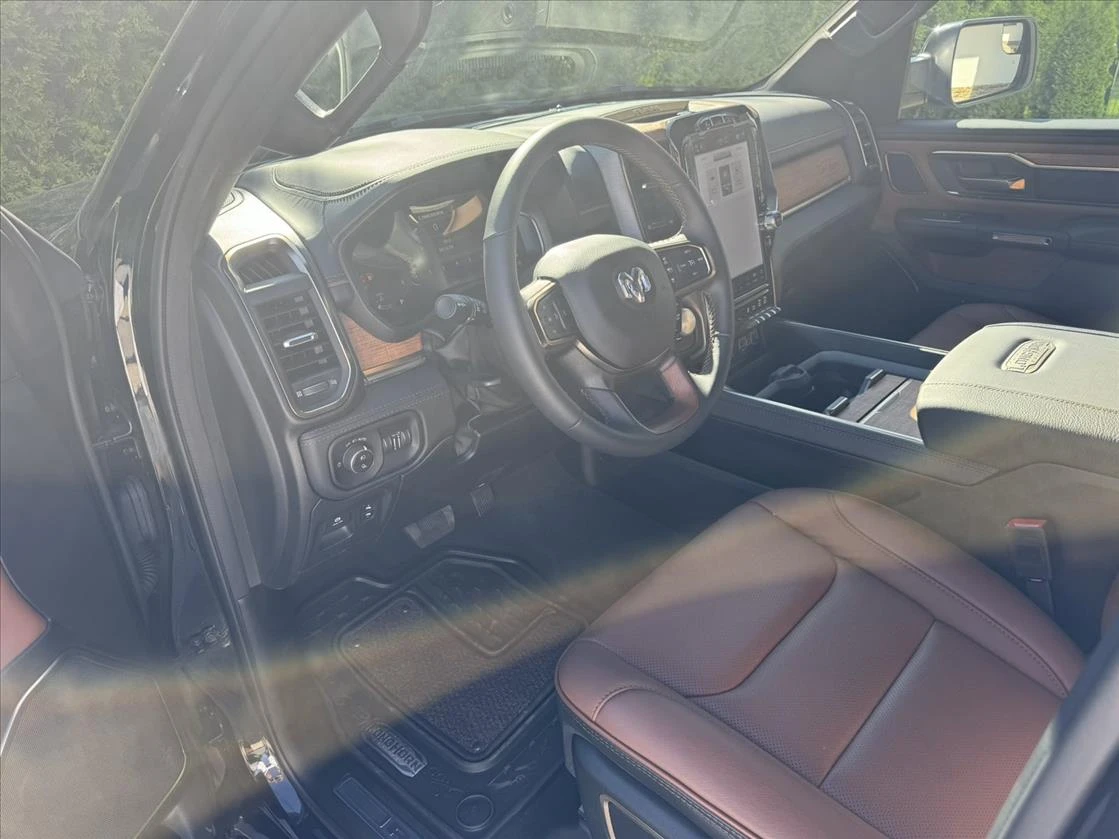 Dodge RAM 1500 5.7L Longhorn V8 Hemi 6'4' Long Box - изображение 9