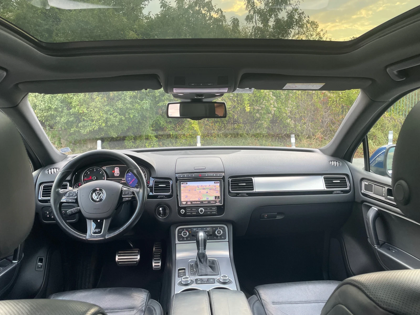 VW Touareg, снимка 15 - Автомобили и джипове - 54151544