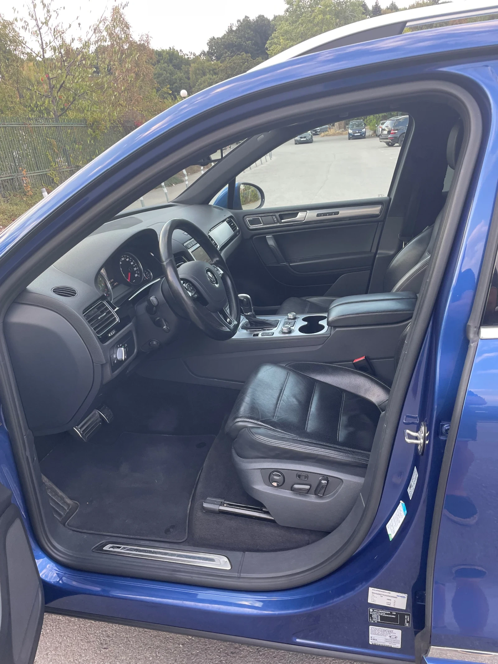 VW Touareg, снимка 5 - Автомобили и джипове - 54151544