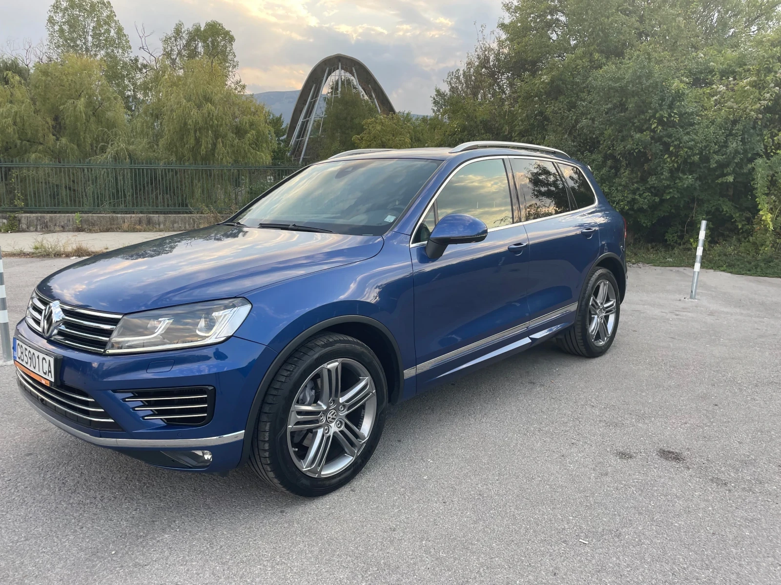 VW Touareg, снимка 3 - Автомобили и джипове - 54151544