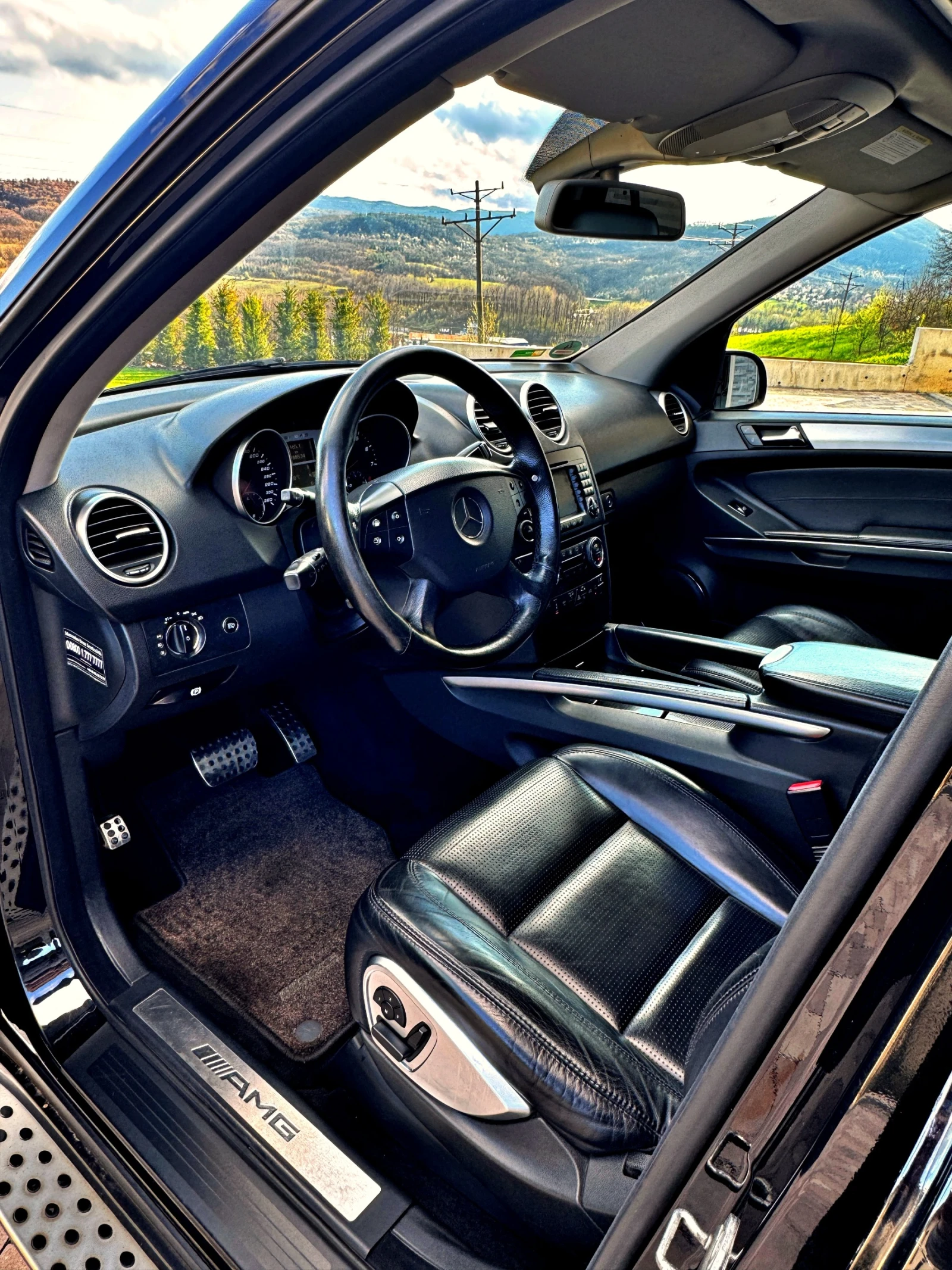 Mercedes-Benz ML 63 AMG 4Matic / Harman Kardon, снимка 12 - Автомобили и джипове - 54168483