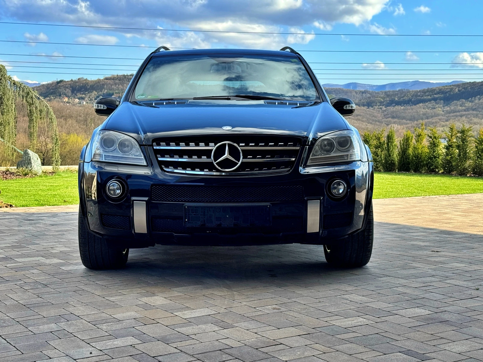 Mercedes-Benz ML 63 AMG 4Matic / Harman Kardon, снимка 2 - Автомобили и джипове - 54168483