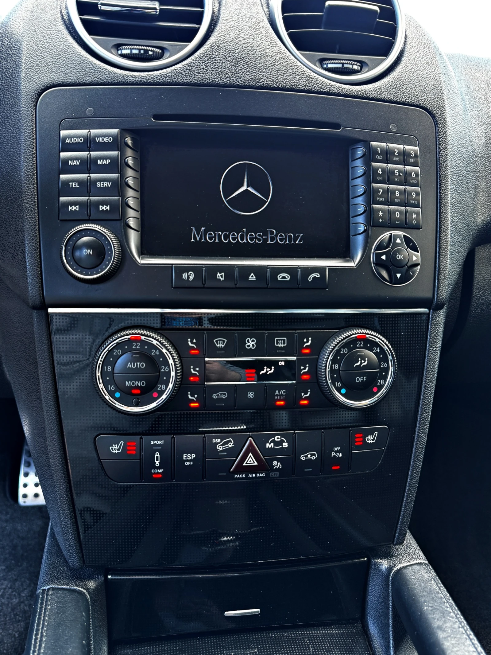 Mercedes-Benz ML 63 AMG 4Matic / Harman Kardon, снимка 14 - Автомобили и джипове - 54168483