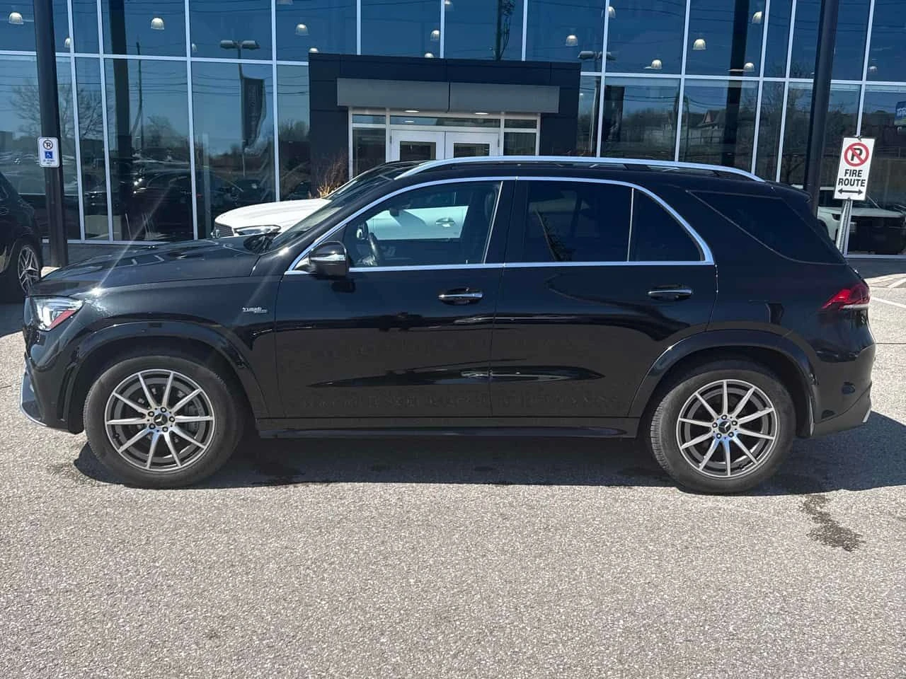 Mercedes-Benz GLE 53 4MATIC * AMG * ДИСТРОНИК * ОБДУХВАНЕ * BURMESTER, снимка 11 - Автомобили и джипове - 54230317