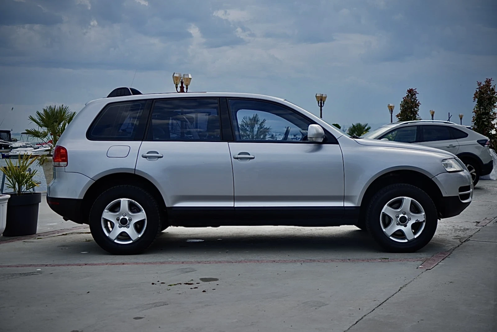 VW Touareg, снимка 6 - Автомобили и джипове - 54256426
