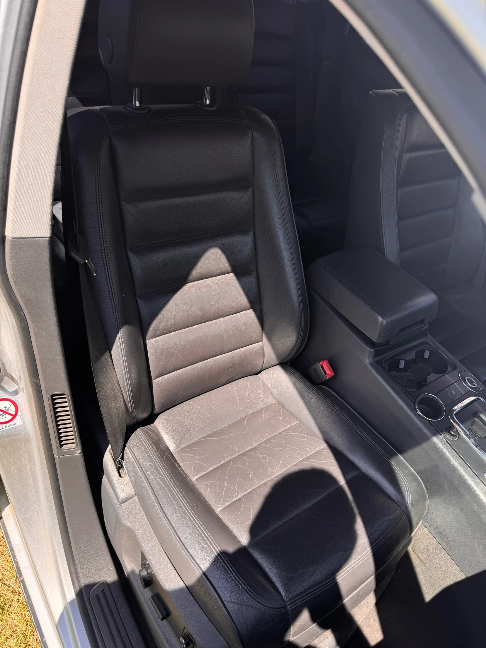 VW Touareg 3.2 Бензин-Газ, снимка 14 - Автомобили и джипове - 54256426