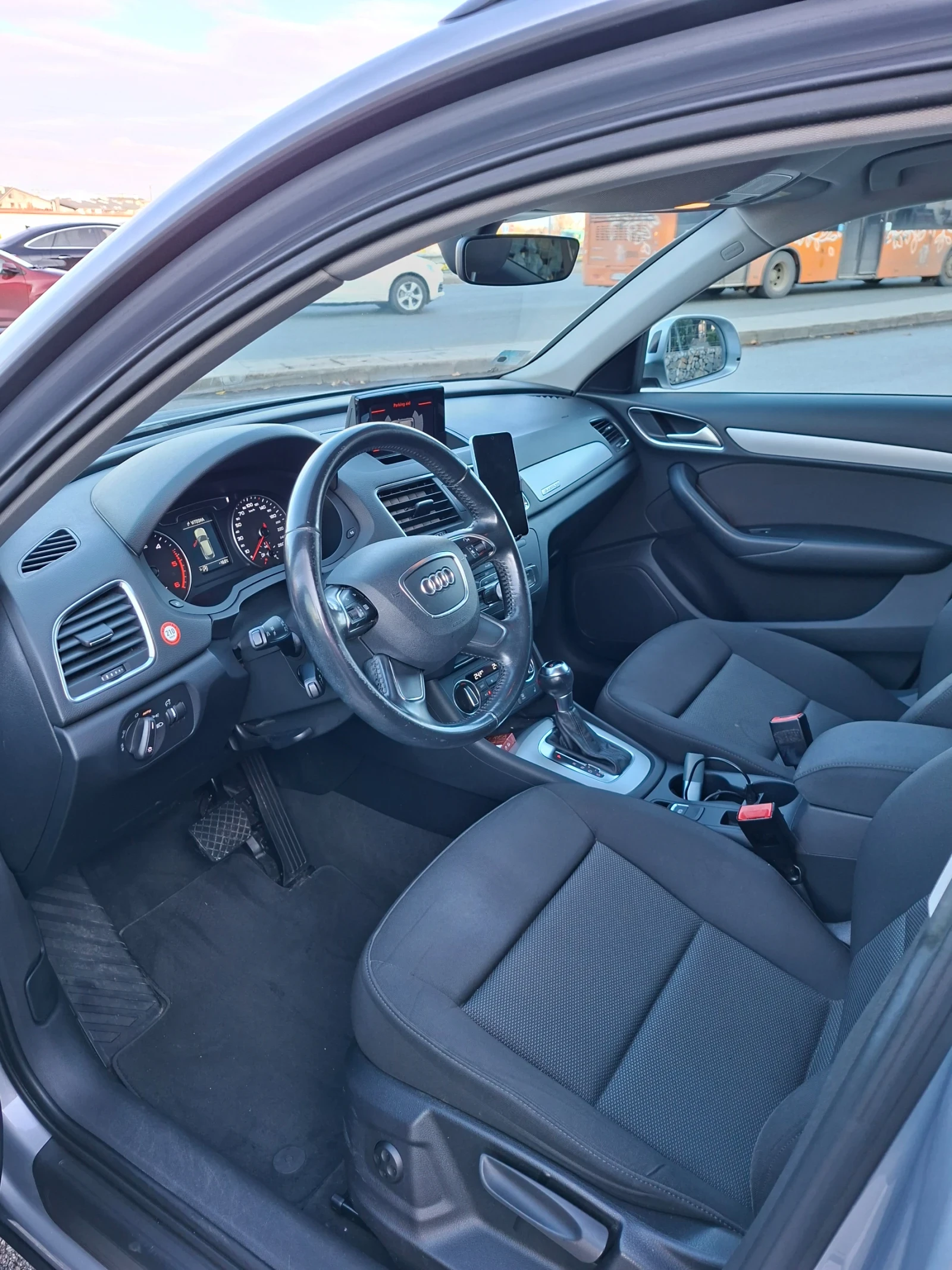 Audi Q3, снимка 8 - Автомобили и джипове - 54856719
