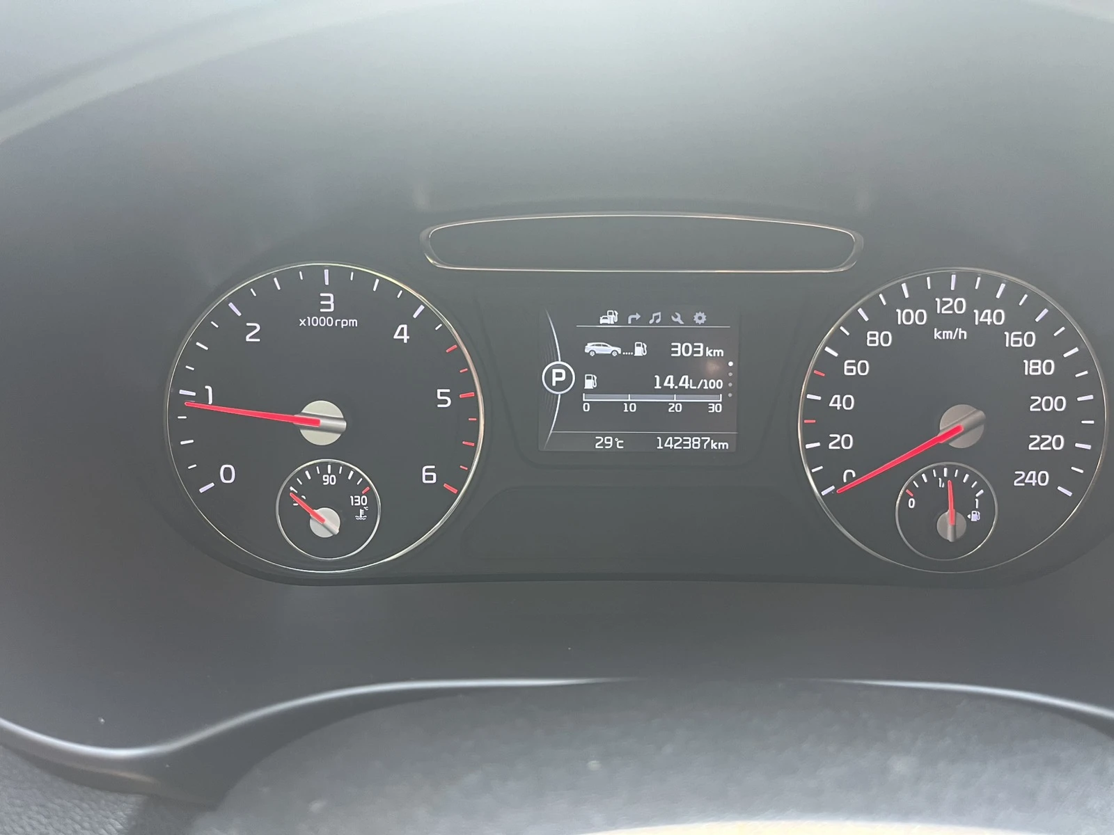 Kia Sorento 2.2 CDR, снимка 6 - Автомобили и джипове - 54879329