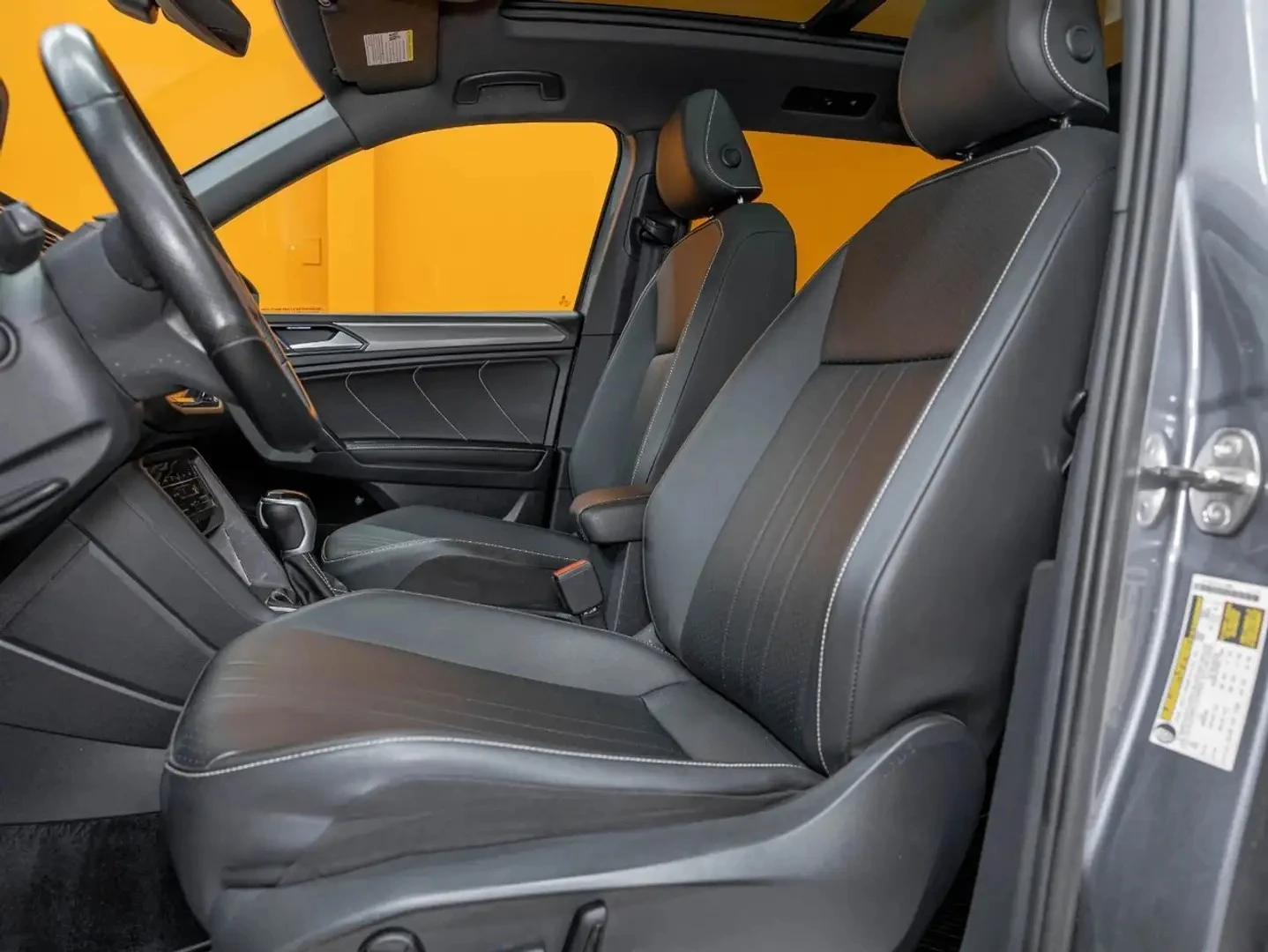 VW Tiguan * COMFORTLINE * R-LINE * BLACK * 4MOTION* DSG* , снимка 8 - Автомобили и джипове - 55062729