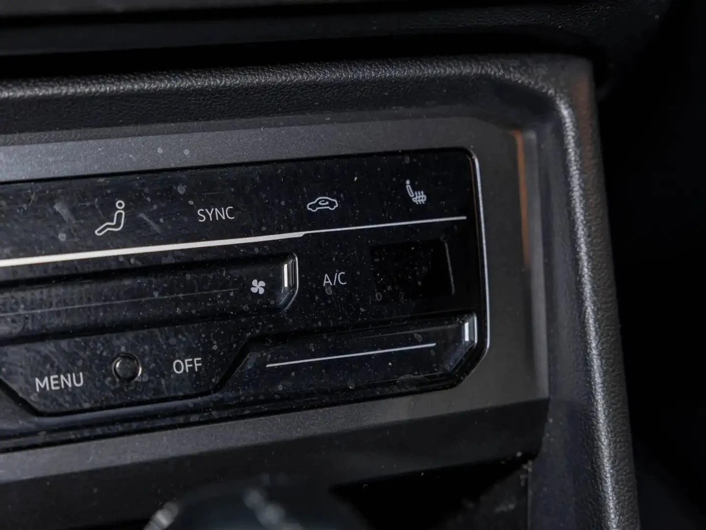 VW Tiguan * COMFORTLINE * R-LINE * BLACK * 4MOTION* DSG* , снимка 15 - Автомобили и джипове - 55062729