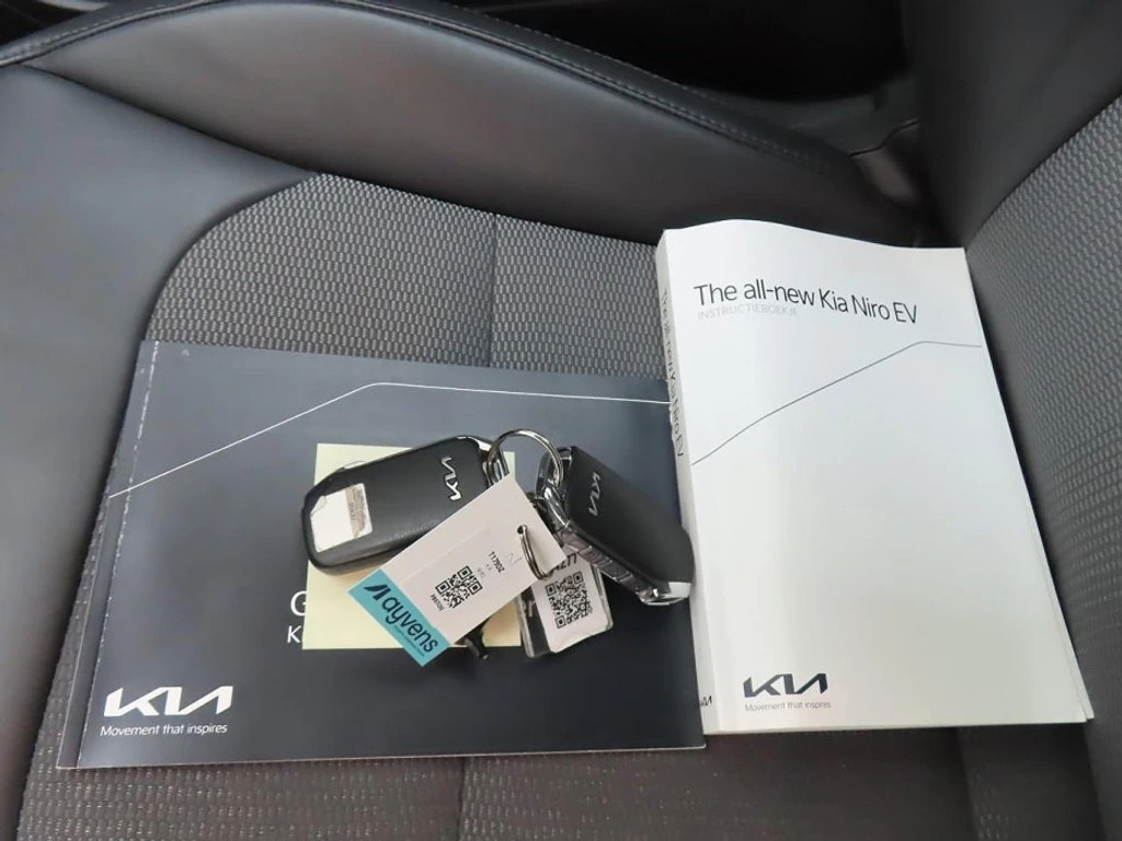 Kia Niro 65 kWh DynamicLine, снимка 10 - Автомобили и джипове - 55189352
