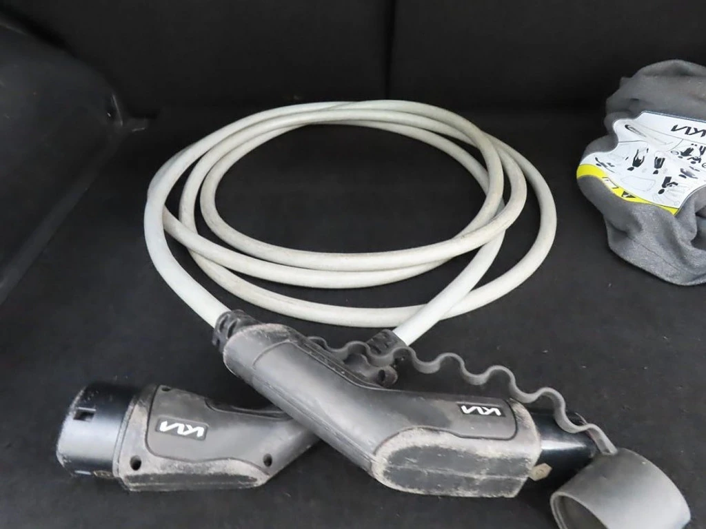 Kia Niro 65 kWh DynamicLine, снимка 11 - Автомобили и джипове - 55189352