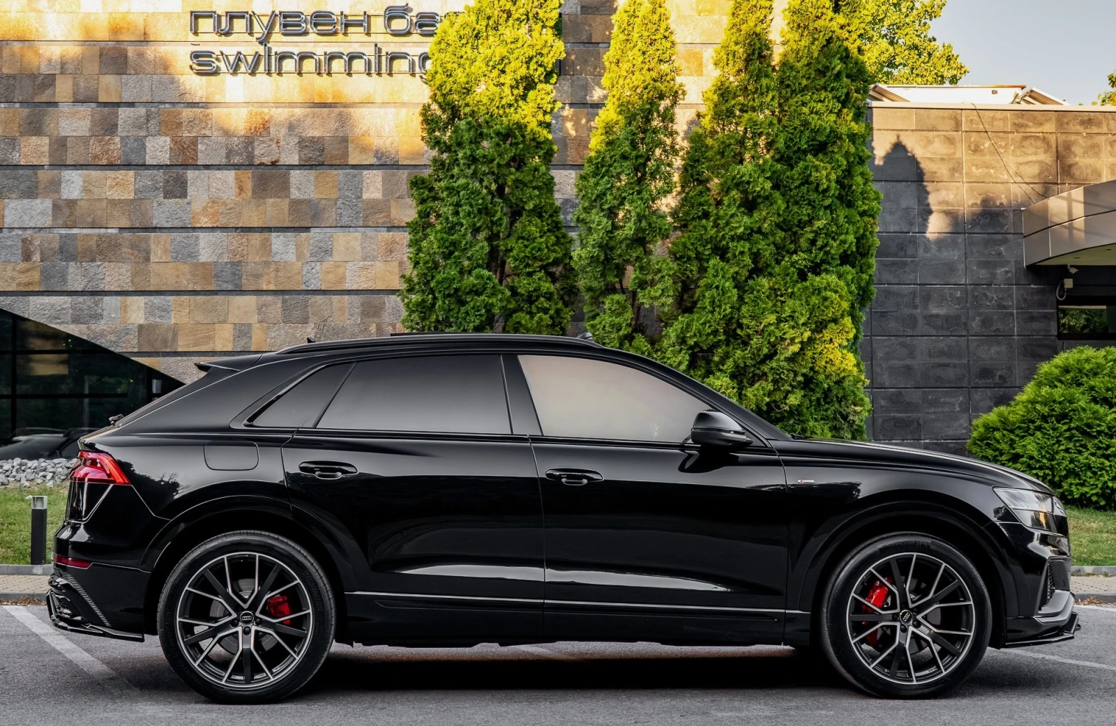 Audi Q8 50TDI* S-LINE* PANO* BANG&OL* HEAD UP* MASSAGE, снимка 6 - Автомобили и джипове - 55547982