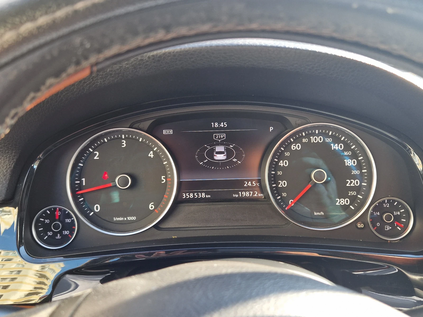 VW Touareg X EDITION, снимка 8 - Автомобили и джипове - 55879907