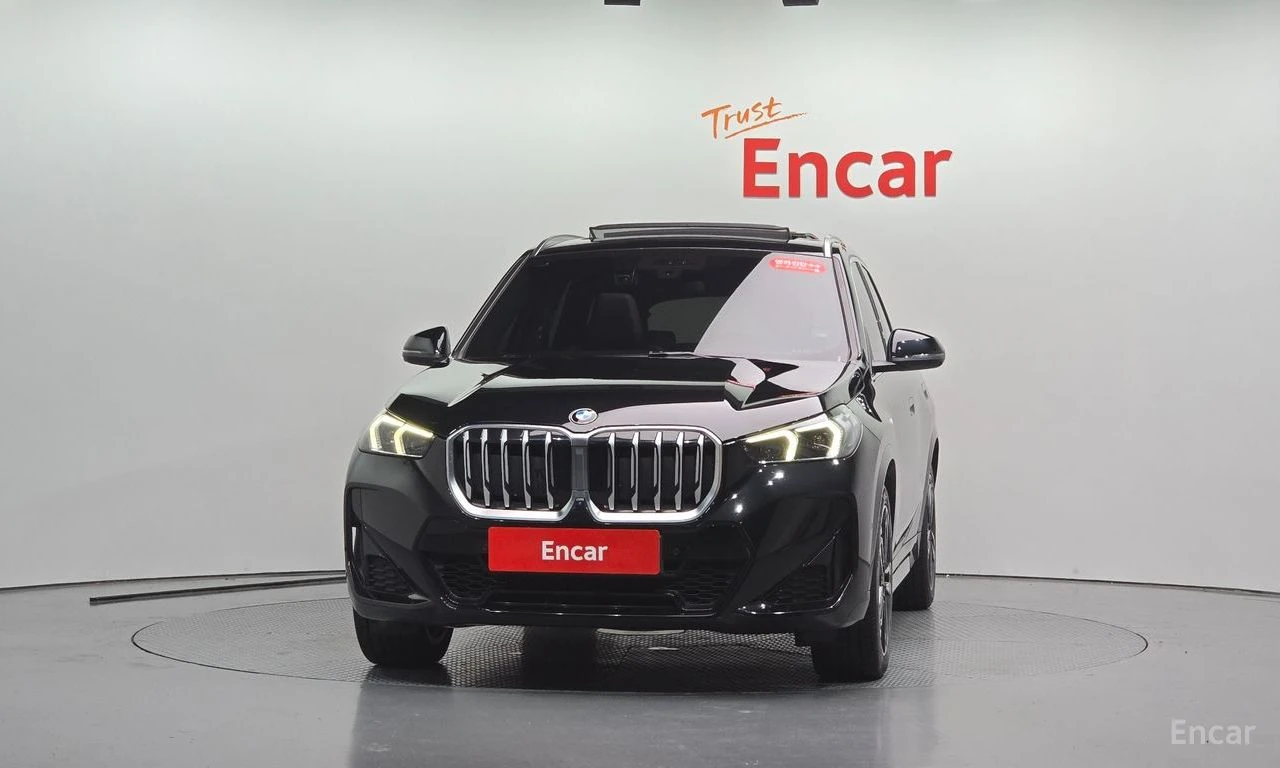 BMW X1 20i* M* SPORT* HARMON* KARDON* 360КАМЕРА* LANE* AS, снимка 3 - Автомобили и джипове - 55961415