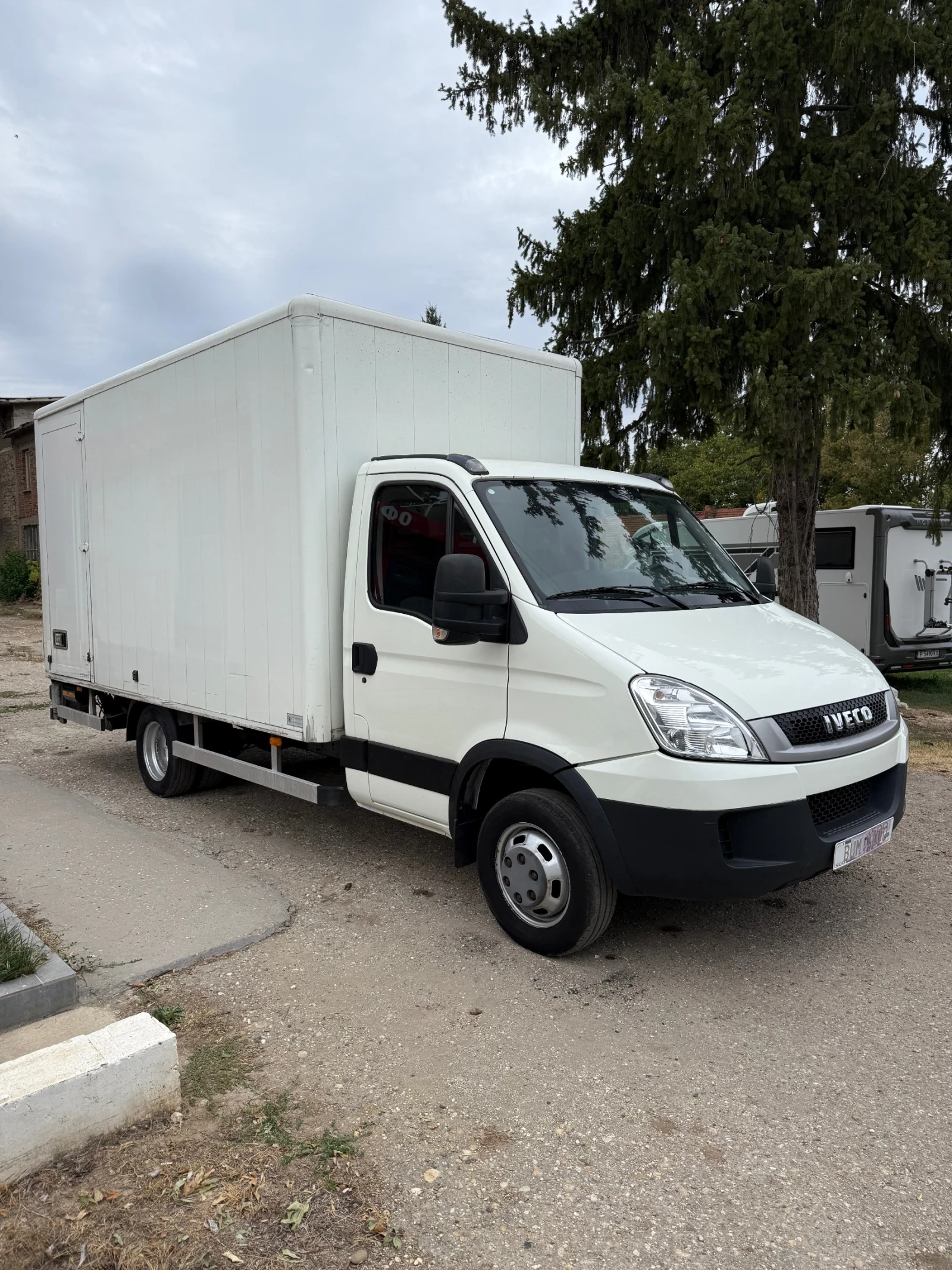 Iveco Daily НЕРАЗЛИЧИМ ОТ НОВ!ЧАСНО ЛИЦЕ!!!ПЪРВИ СОБСТВЕНИК!!! - изображение 3