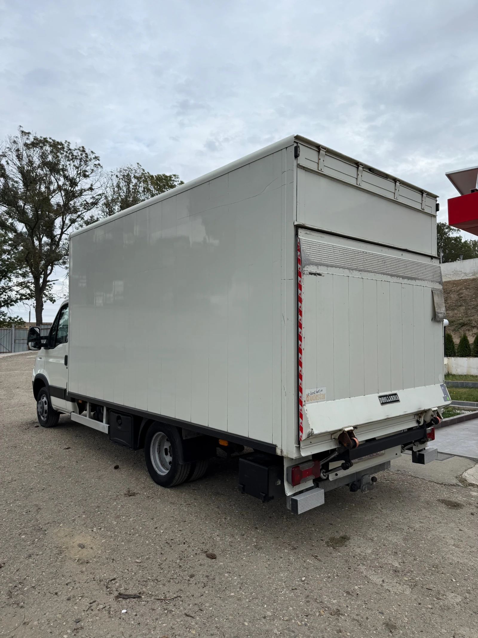 Iveco Daily НЕРАЗЛИЧИМ ОТ НОВ!ЧАСНО ЛИЦЕ!!!ПЪРВИ СОБСТВЕНИК!!! - изображение 5