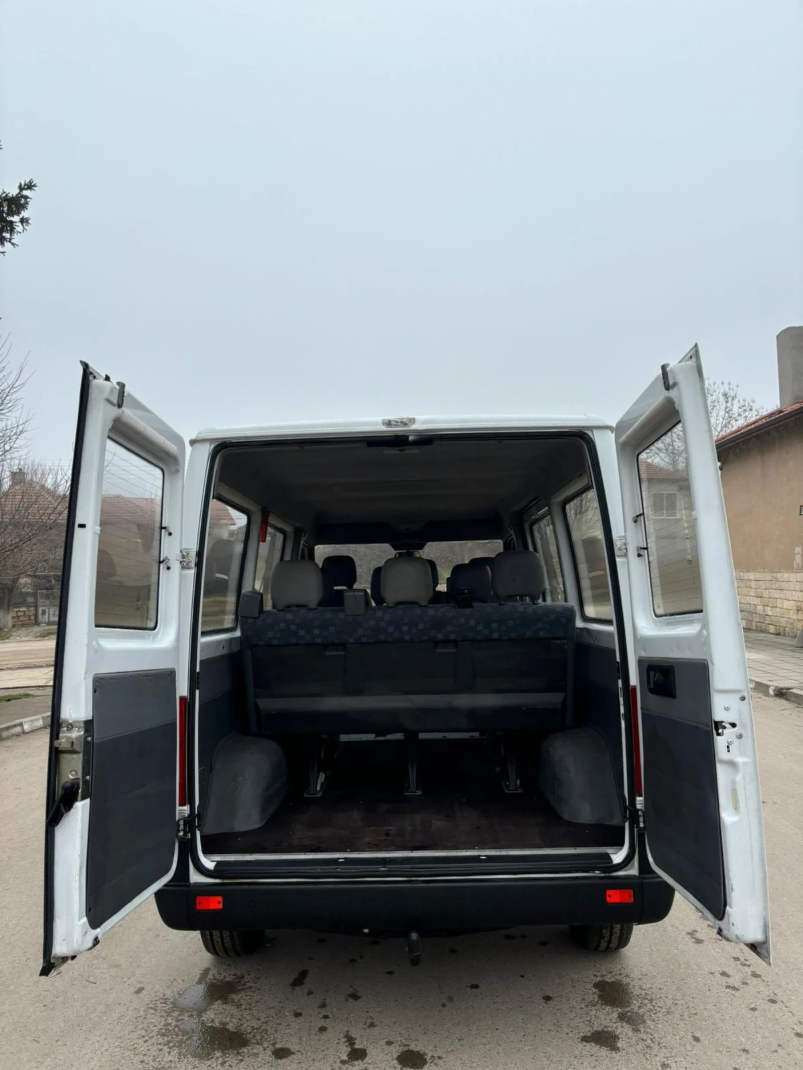 Mercedes-Benz 208 2.2cdi, снимка 13 - Бусове и автобуси - 53804072