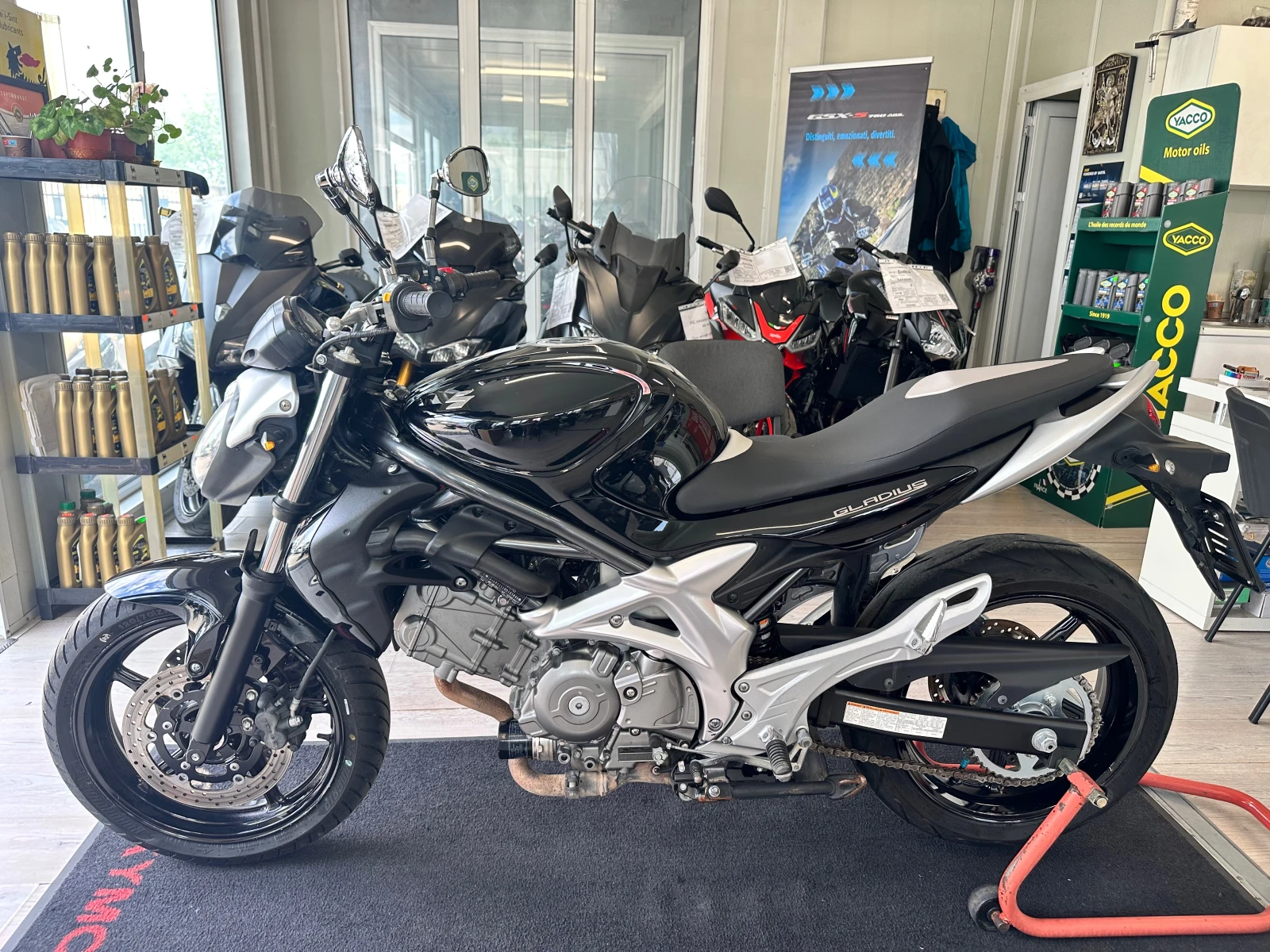 Suzuki Gladius 650i 05.2011г., снимка 16 - Мотоциклети и мототехника - 54738103