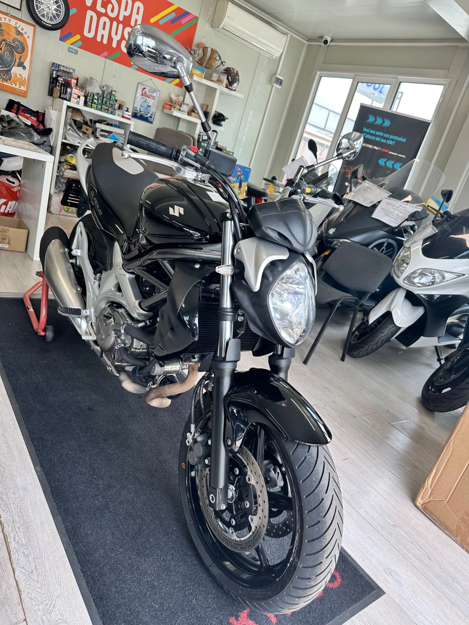 Suzuki Gladius 650i 05.2011г., снимка 7 - Мотоциклети и мототехника - 54738103