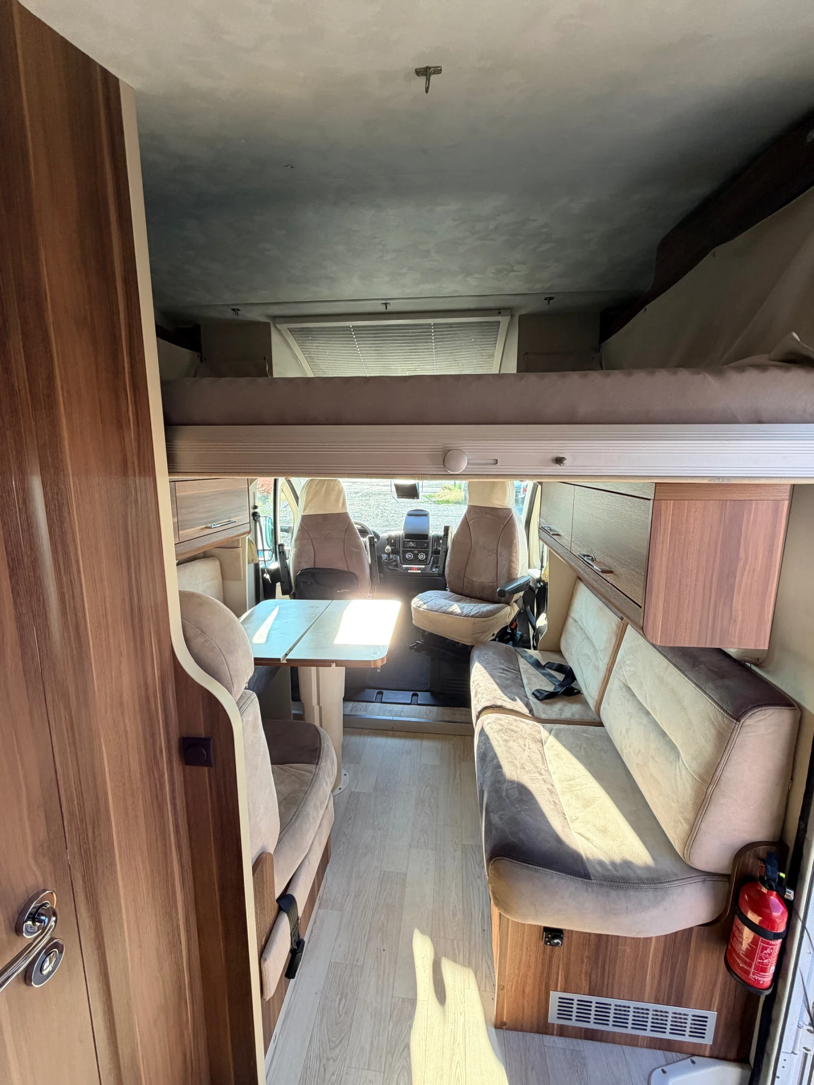 Кемпер Fiat Fiat Ducato 130k/ Roller Team T-Line/ШВЕЙЦАРИЯ, снимка 7 - Каравани и кемпери - 55076226