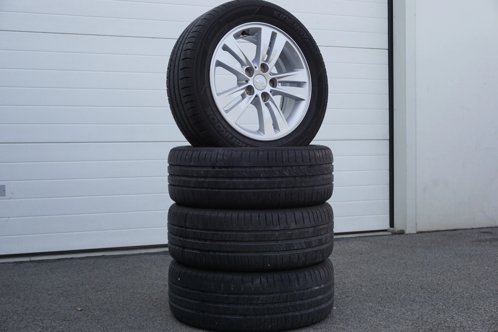 Гуми с джанти Hankook 205/55R16, снимка 2 - Гуми и джанти - 53746614