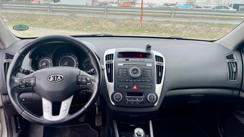 Kia Ceed, снимка 8 - Автомобили и джипове - 48307149