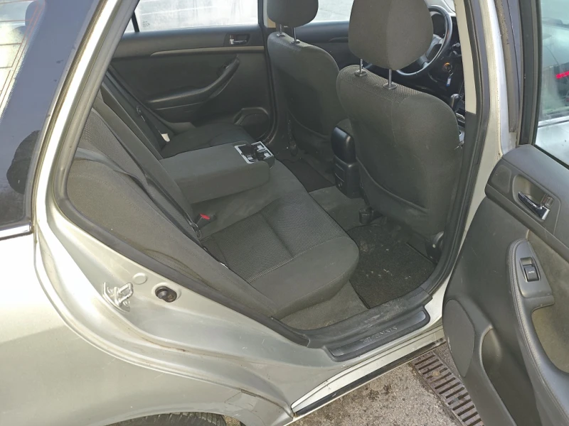 Toyota Avensis 2.0i, снимка 6 - Автомобили и джипове - 48500884