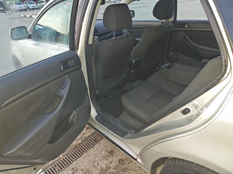 Toyota Avensis 2.0i, снимка 9 - Автомобили и джипове - 49593041