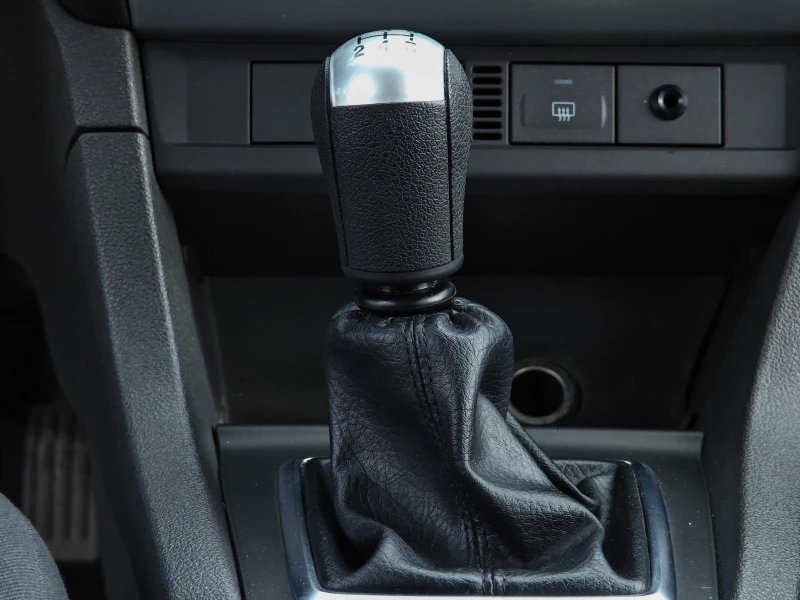 Ford Focus 1.6i, снимка 10 - Автомобили и джипове - 51980903