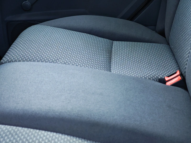 Ford Focus 1.6i, снимка 14 - Автомобили и джипове - 51980903