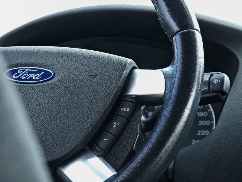 Ford Focus 1.6i, снимка 12 - Автомобили и джипове - 51980903