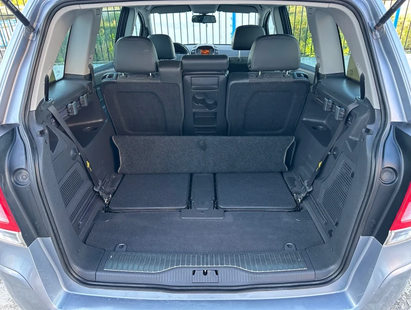 Opel Zafira 1.8 Innovation ГАЗ/Бензин, снимка 14 - Автомобили и джипове - 51790280