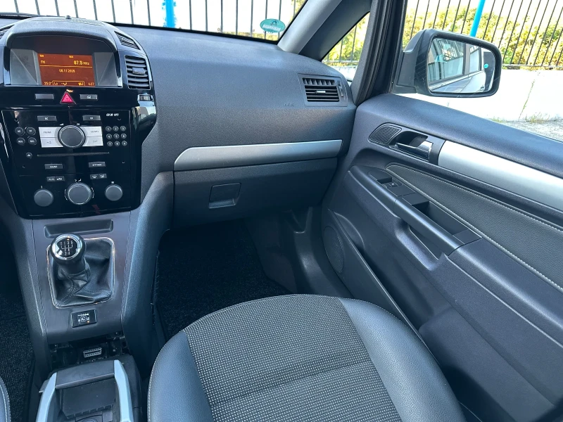 Opel Zafira 1.8 Innovation ГАЗ/Бензин, снимка 9 - Автомобили и джипове - 51790280