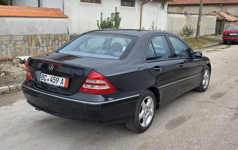 Mercedes-Benz C 180, снимка 4 - Автомобили и джипове - 52228615
