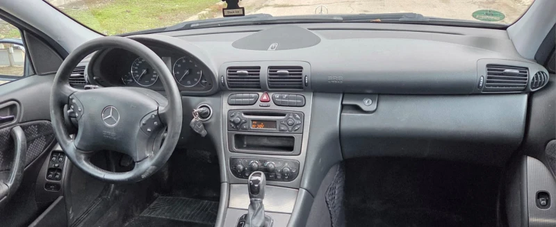 Mercedes-Benz C 180, снимка 6 - Автомобили и джипове - 52228615