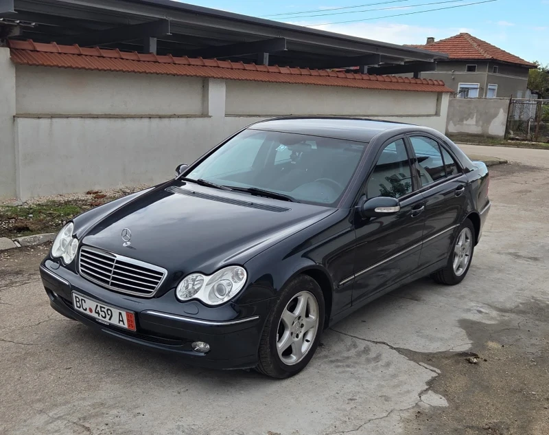 Mercedes-Benz C 180, снимка 3 - Автомобили и джипове - 52228615