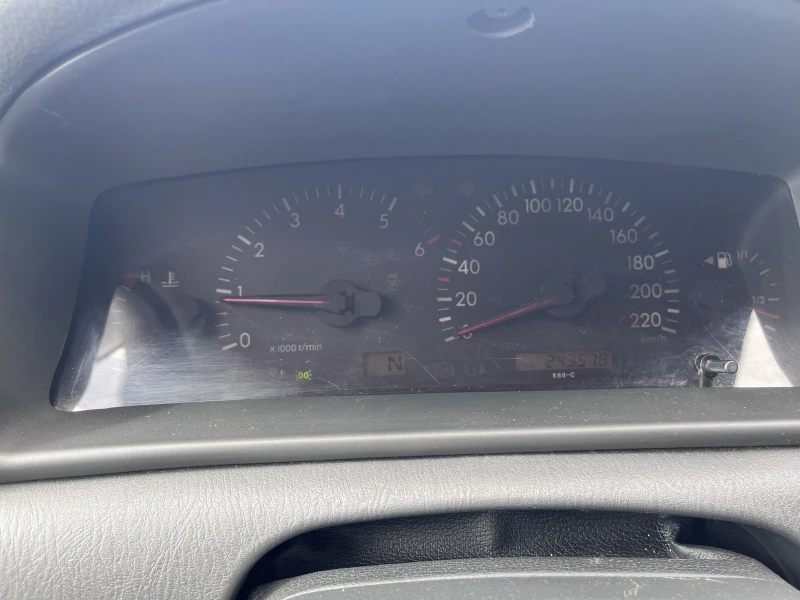 Toyota Corolla 1.4 D-4D, снимка 8 - Автомобили и джипове - 52335108