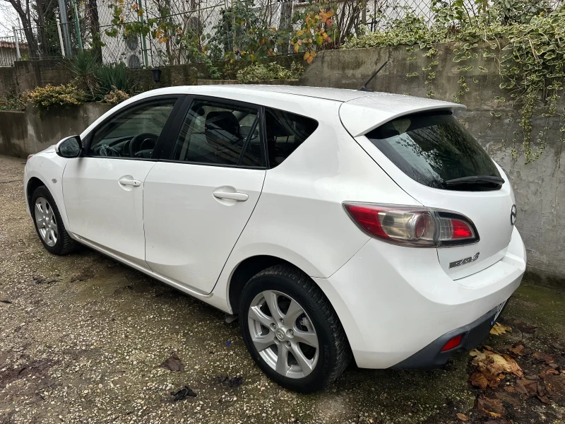 Mazda 3 1.6D, снимка 2 - Автомобили и джипове - 52678585