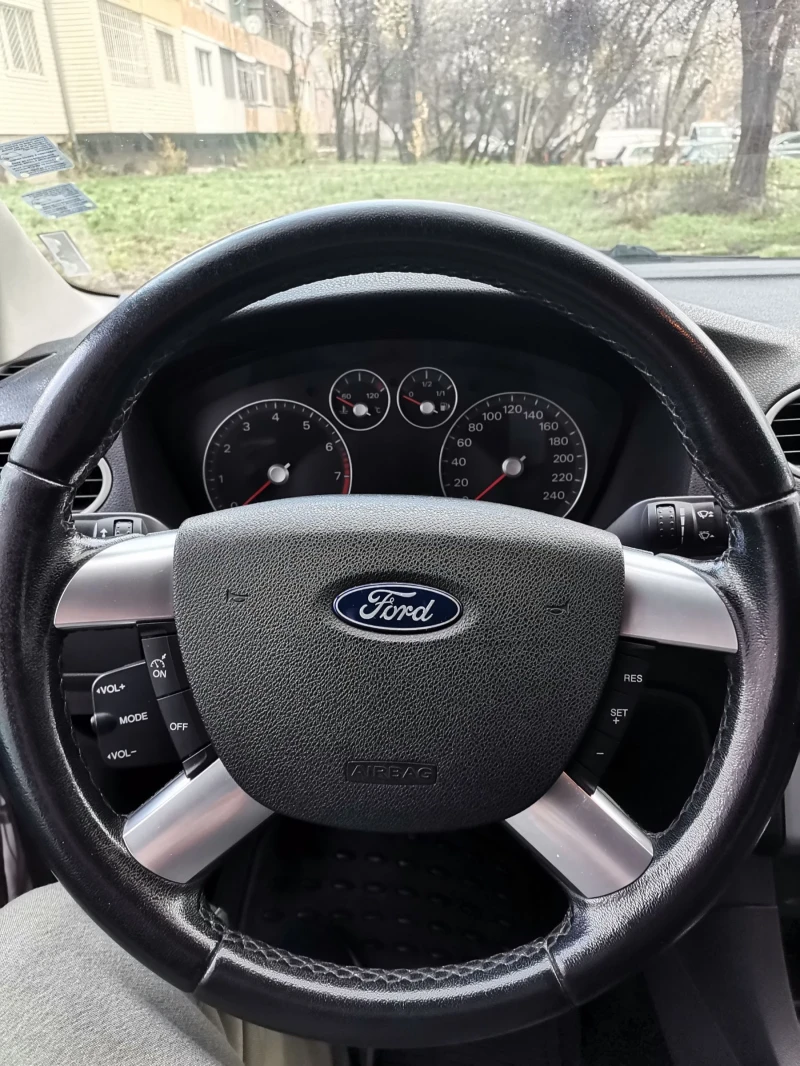Ford Focus, снимка 6 - Автомобили и джипове - 52695911