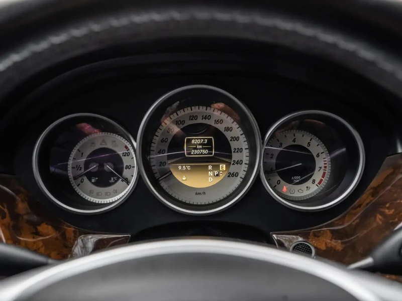 Mercedes-Benz CLS 550 AMG Пакет* Обдух* H&K* Шибедах* Подгрев, снимка 10 - Автомобили и джипове - 52836570